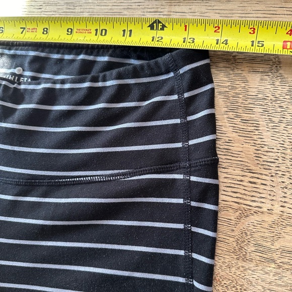 Athleta Chaturanga Capri Leggings Tights Black Gray Yoga Training Medium - Picture 10 of 14